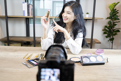 初中女生学美妆有前途吗？