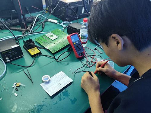 南京哪个学校可以学无人机 南京哪个学校可以学无人机