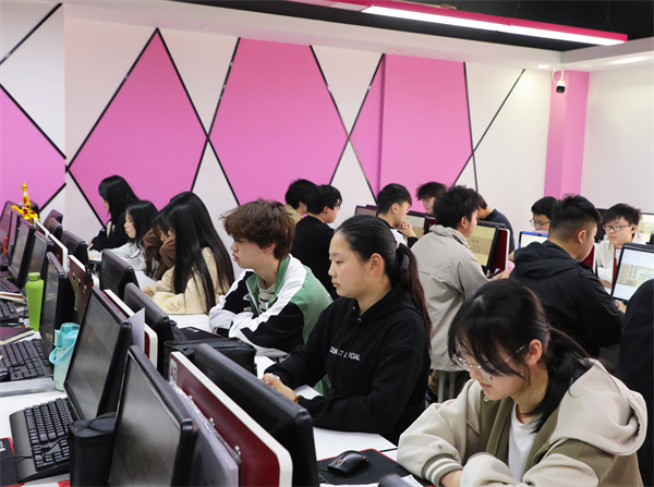 南京新华电脑专修学校CAD阶段课程结课答辩圆满结束