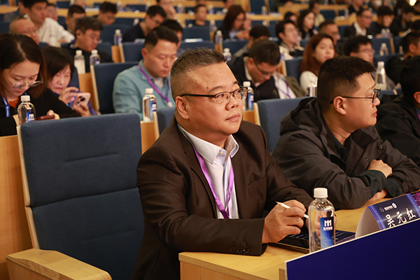 南京新华吴元红校长受邀参会 南京新华吴元红校长受邀参会